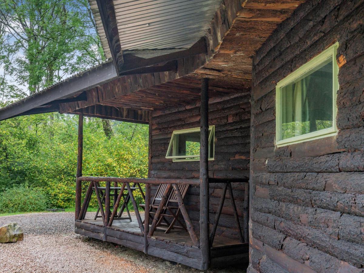 The Log Cabin Honiton Exterior photo